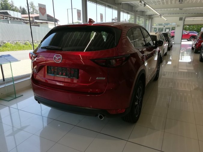 Mazda CX-5, 121kW (165k), barva červená