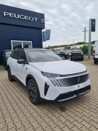 Peugeot 5008, Peugeot 5008 5008 GT Hybrid 145 e-DCS6, barva bílá