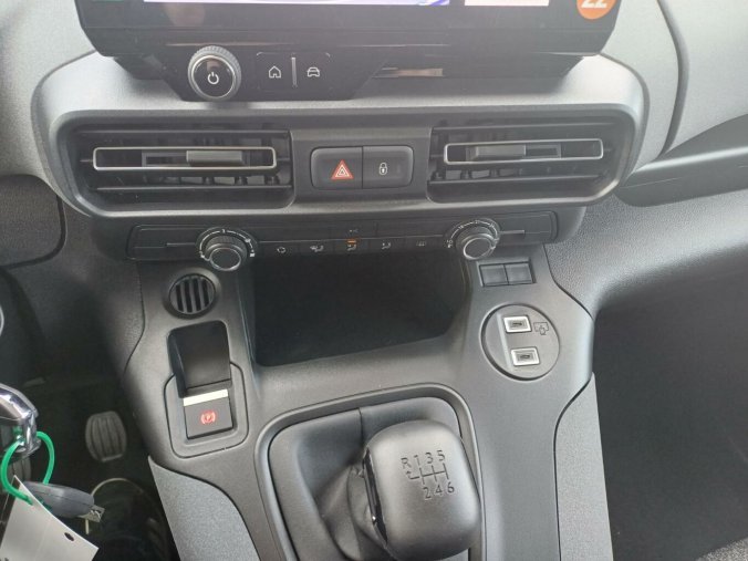 Peugeot Rifter, Peugeot Rifter ALLURE 1.5 BlueHDi 130k, barva zelená