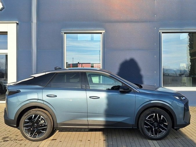 Peugeot 3008, Peugeot 3008 ALLURE Hybrid 136 e-DCS6, barva modrá