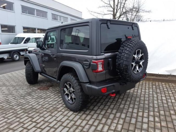 Jeep Wrangler, 2,0T 270 PS Rubicon, barva šedá