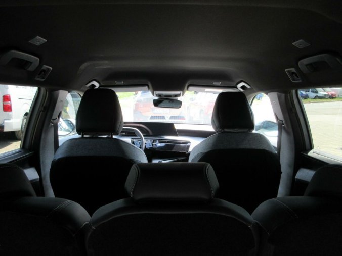 Peugeot 5008, Peugeot 5008 ALLURE Hybrid 145 e-DCS6, barva bílá