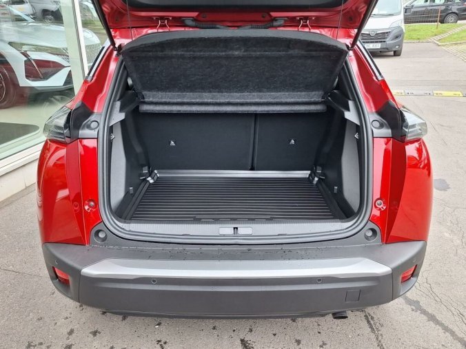Peugeot 2008, Peugeot 2008 ALLURE Hybrid 136 e-DCS6, barva červená