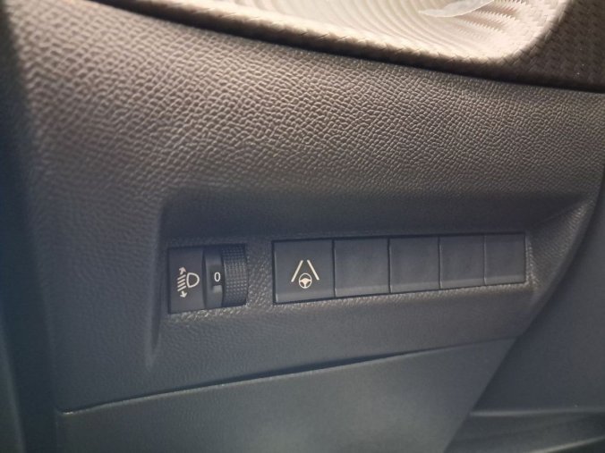 Peugeot 2008, Peugeot 2008 2008 ALLURE PureTech 130 S&amp, barva černá