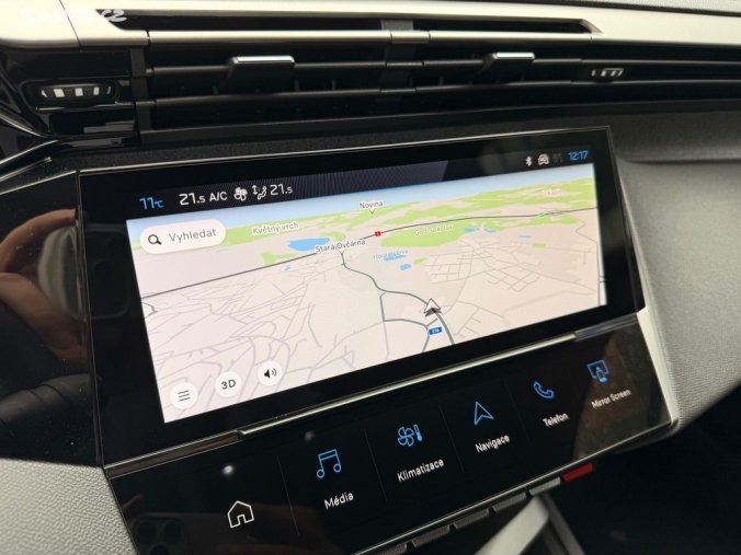 Peugeot 408, Peugeot 408 ALLURE Hybrid 145 e-DCS6, barva bílá