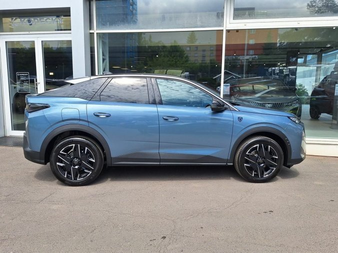 Peugeot 3008, Peugeot 3008 GT Hybrid 145 e-DCS6, barva modrá