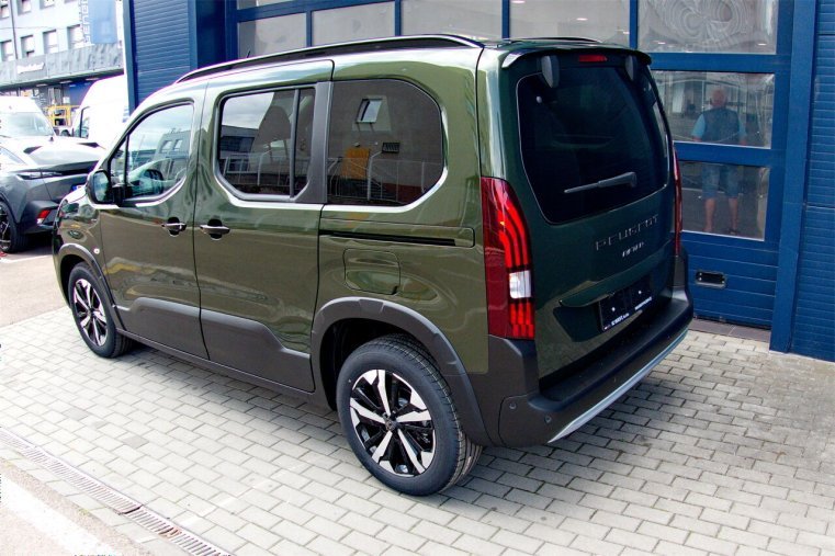 Peugeot Rifter, Peugeot Rifter GT BlueHDi 130 S&S EAT8, barva zelená