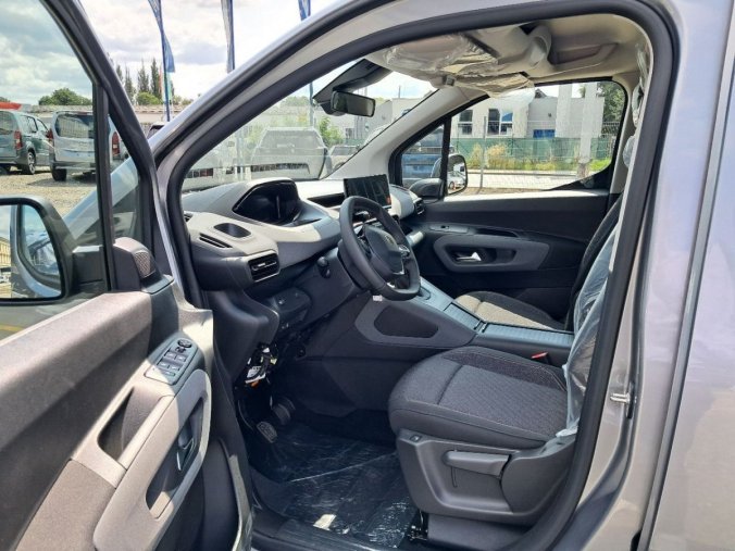Peugeot Rifter, Peugeot Rifter LONG ALLURE BlueHDi 130 S&, barva šedá