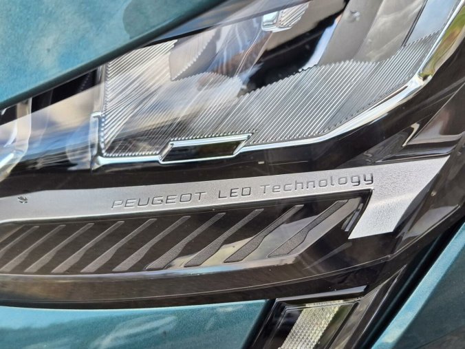 Peugeot 308, Peugeot 308 SW ALLURE Hybrid 145 e-DCS6, barva zelená