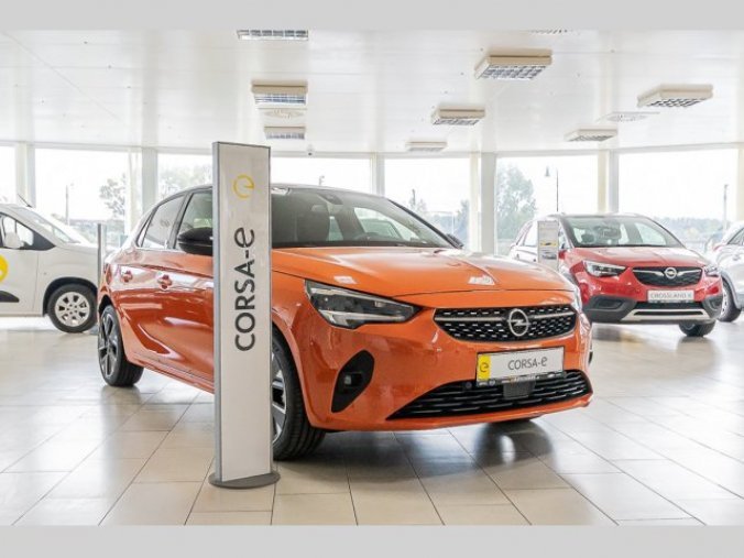 Opel Corsa, e Elegance 50kWh, barva oranžová