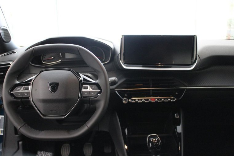 Peugeot 2008, Peugeot 2008 STYLE Hybrid 145 e-DCS6, barva bílá