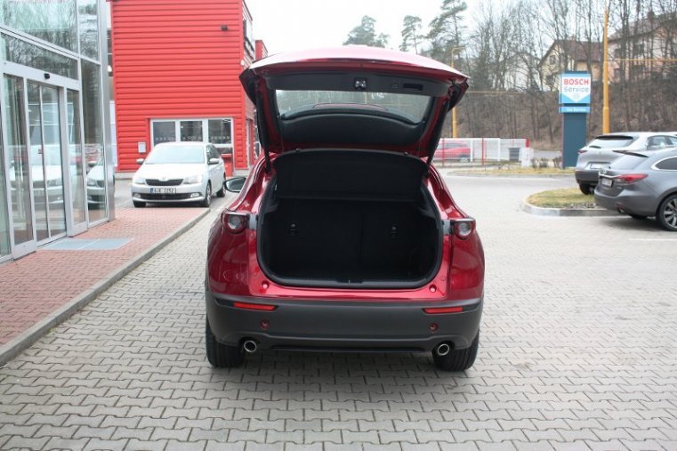 Mazda CX-30, SKYACTIV-G, barva červená