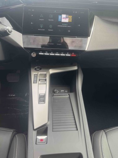 Peugeot 408, Peugeot 408 ALLURE Hybrid 145 e-DCS6, barva zelená