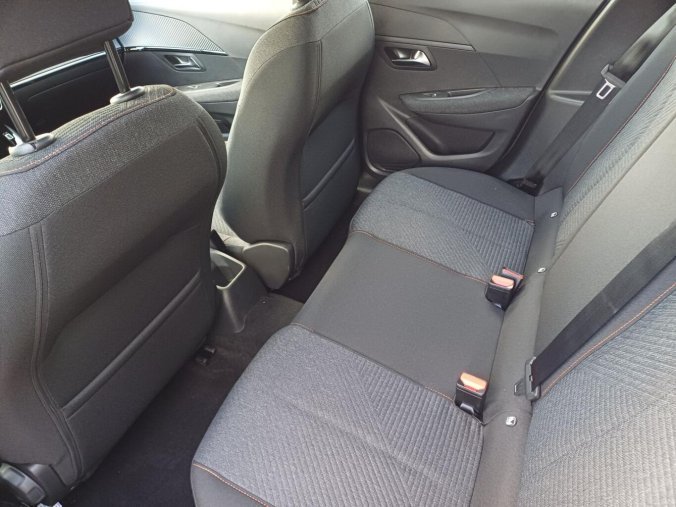 Peugeot 208, Peugeot 208 STYLE Turbo 100 MAN6, barva bílá