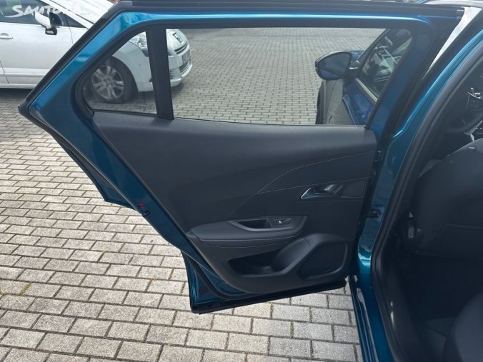 Peugeot 2008, Peugeot 2008 ALLURE PureTech 130k EAT8, barva modrá