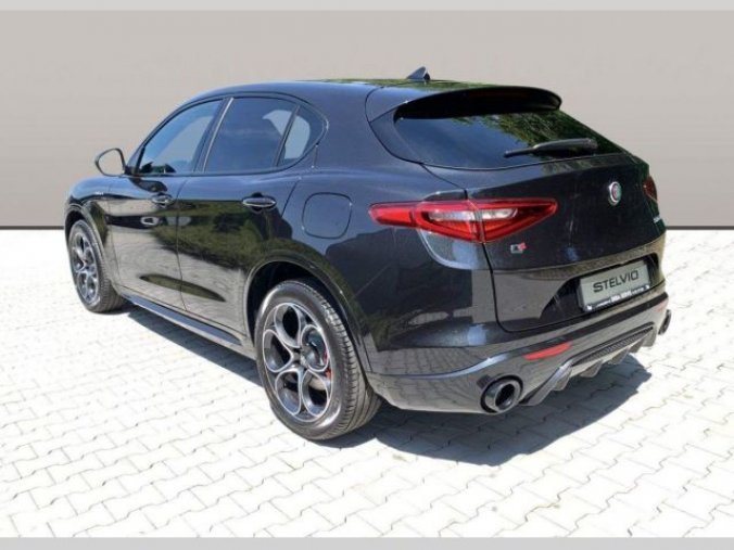 Volvo XC60, B5 2.0L 250+14 HPAT8 AWD CORE, barva šedá