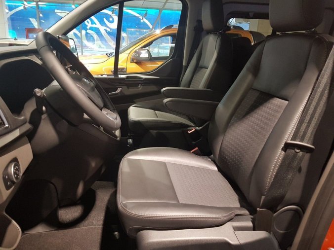 Ford Tourneo Custom, MPV,  L2 SPORT MHEV 2,0 EcoBlue (mHEV) 136 kW / 185 k, barva oranžová