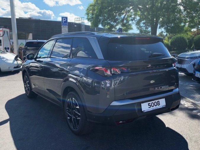 Peugeot 5008, Peugeot 5008 GT Hybrid 145 e-DCS6, barva šedá