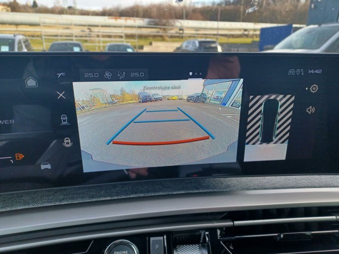 Peugeot 5008, Peugeot 5008 GT Hybrid 136 e-DCS6, barva modrá