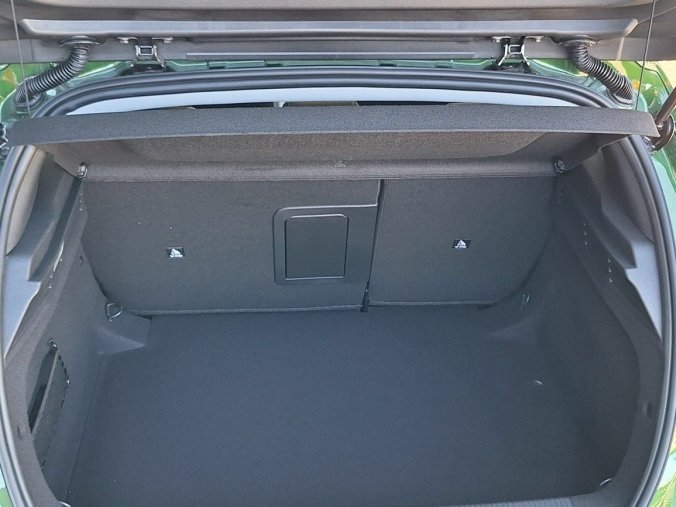 Peugeot 308, Peugeot 308 ALLURE PureTech 130  EAT8, barva zelená
