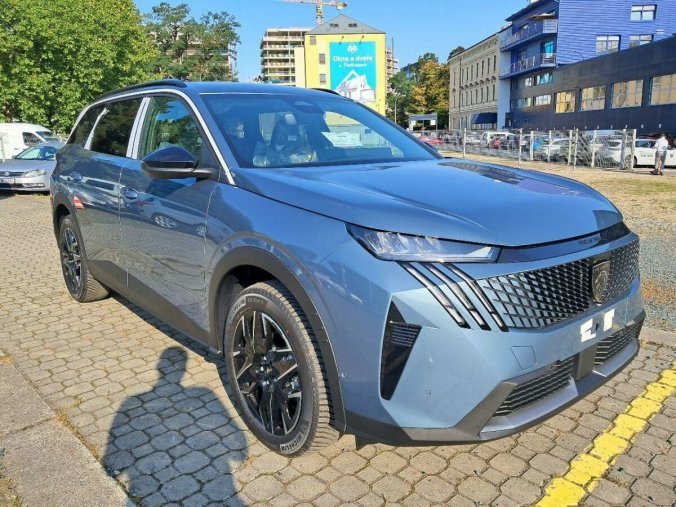 Peugeot 5008, Peugeot 5008 5008 ALLURE Hybrid 145 e-DCS6, barva modrá