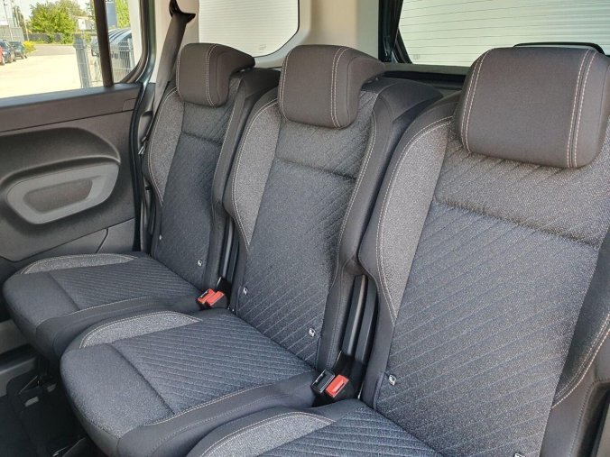 Peugeot Rifter, Peugeot Rifter ALLURE PT 110k MAN6, barva modrá