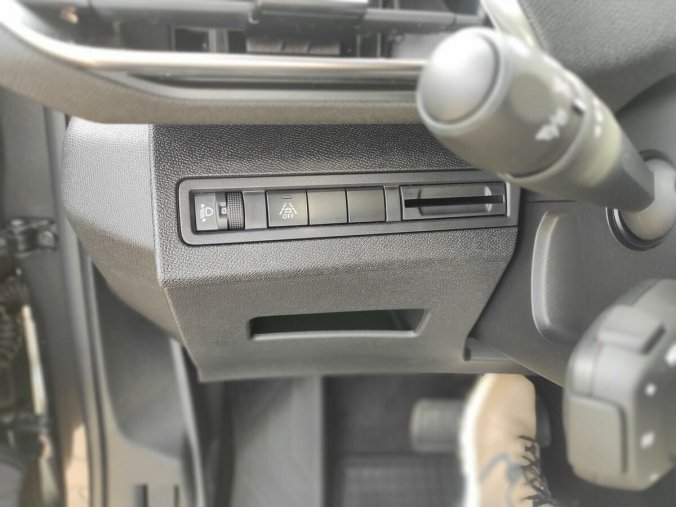 Peugeot 3008, Peugeot 3008 ACTIVE PACK 1.2  130k AUT8, barva šedá