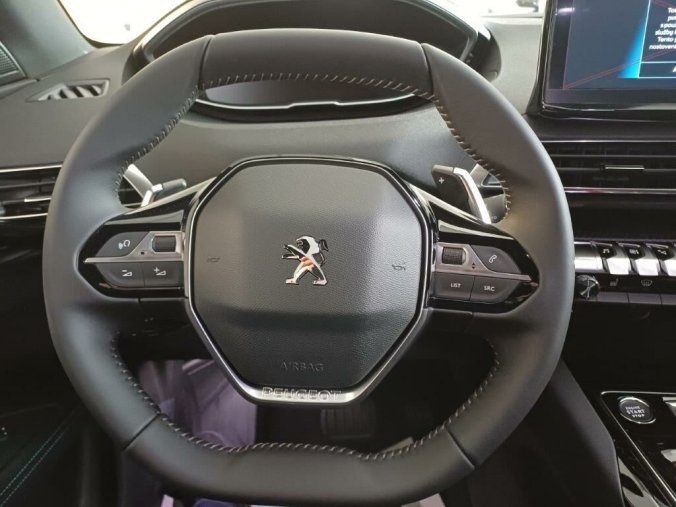 Peugeot 5008, Peugeot 5008 Allure Pack BlueHdi 130k EAT8, barva šedá