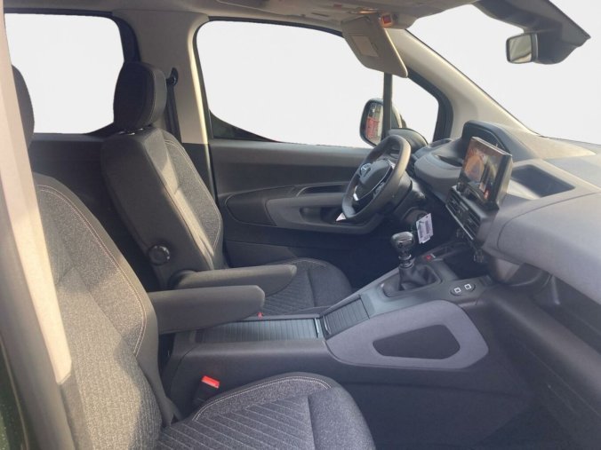 Peugeot Rifter, Peugeot Rifter LONG ALLURE BlueHDi 130  MAN6, barva zelená