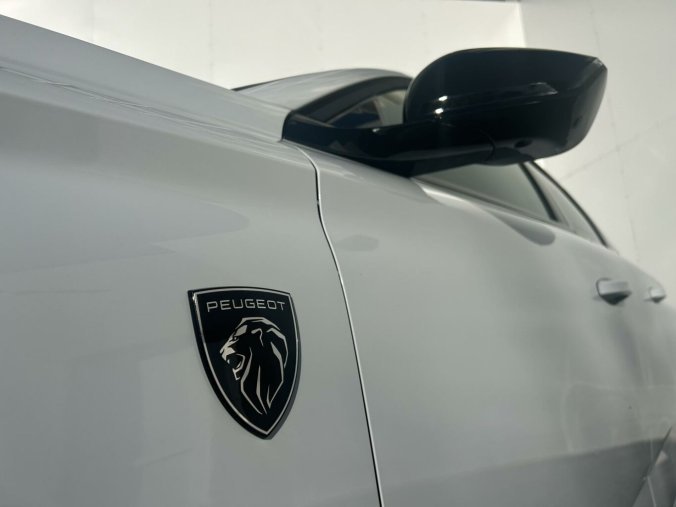 Peugeot 308, Peugeot 308 SW GT Hybrid 145 e-DCS6, barva bílá