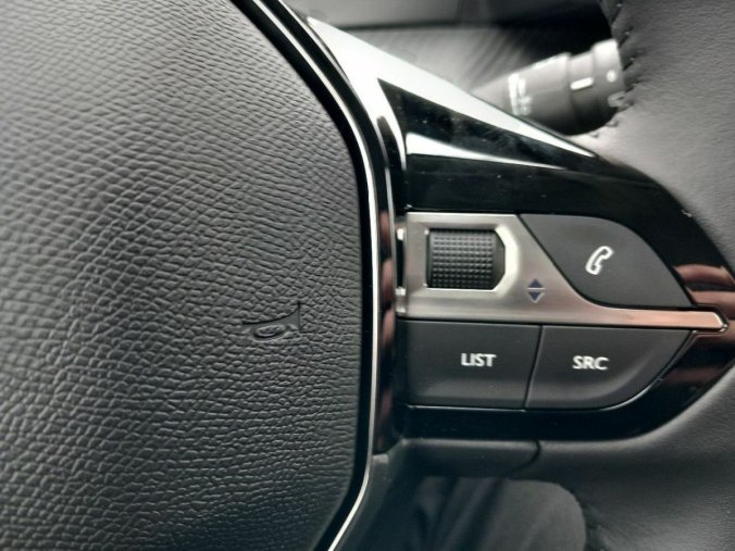 Peugeot 208, Peugeot 208 Active PureTech 75 S&S MAN5, barva žlutá