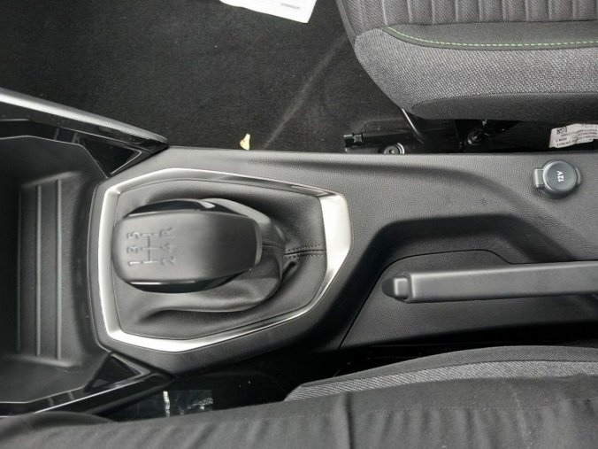 Peugeot 208, Peugeot 208 Active PureTech 75 S&S MAN5, barva žlutá