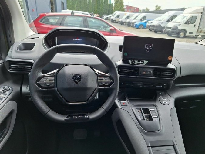 Peugeot Rifter, Peugeot Rifter GT BHDi 130 EAT8, barva zelená