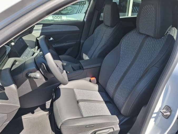 Peugeot 308, Peugeot 308 SW ALLURE Hybrid 145 e-DCS6, barva bílá