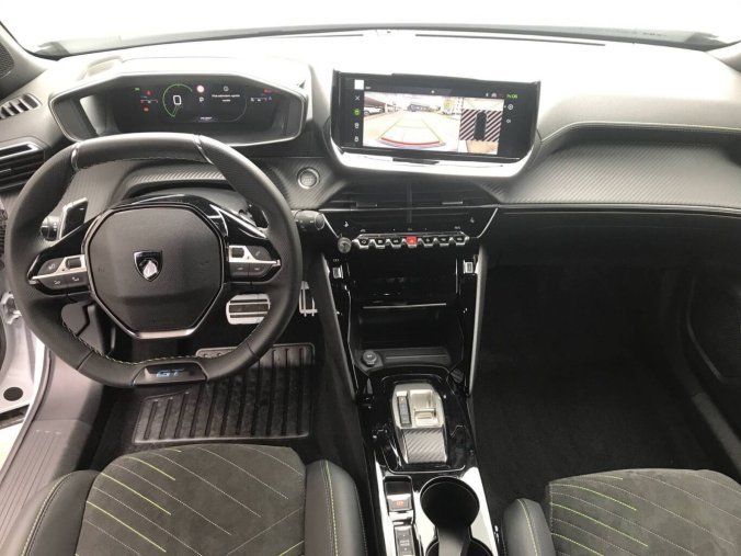 Peugeot 2008, Peugeot 2008 GT Hybrid  145 e-DCS6, barva bílá