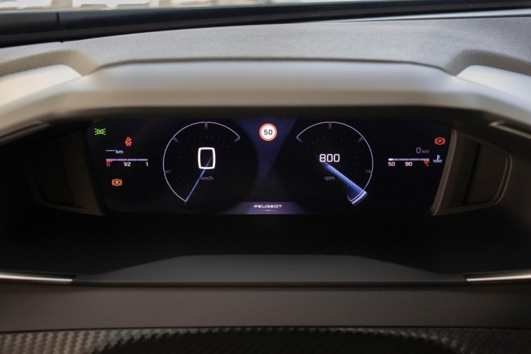 Peugeot 2008, Peugeot 2008 ALLURE PureTech 100 MAN6, barva černá