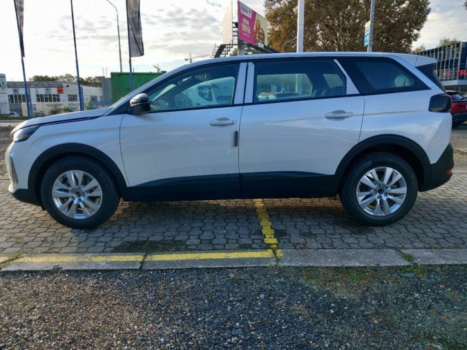 Peugeot 5008, Peugeot 5008 Active Pack PureTech 130 S&amp, barva bílá