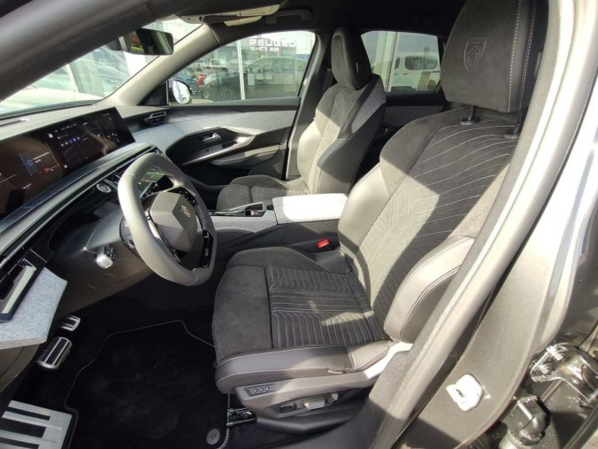 Peugeot 3008, Peugeot 3008 GT 145k AUT HYBRID ALCANTARA, barva šedá