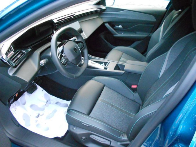 Peugeot 308, Peugeot 308 ALLURE Hybrid 136 e-DCS6, barva modrá