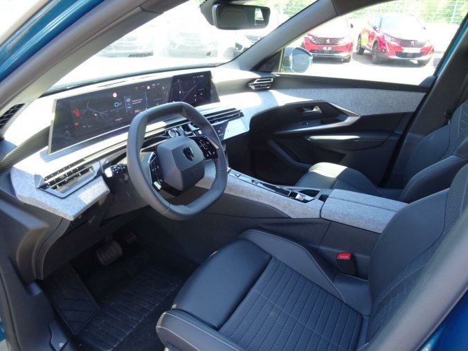 Peugeot 3008, Peugeot 3008 ALLURE HYBRID 145k e-DCS6, barva modrá