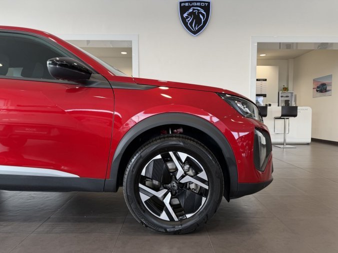 Peugeot 2008, Peugeot 2008 Allure Turbo 100 koní, barva červená