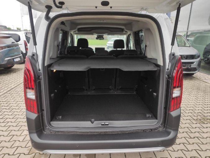 Peugeot Rifter, Peugeot Rifter ELEKTRIC GT 136 rezervace, barva bílá