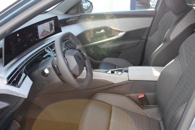 Peugeot 5008, Peugeot 5008 ALLURE Hybrid 145k e-DCS6, barva modrá