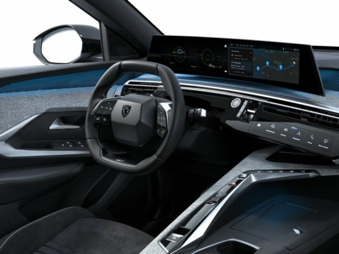 Peugeot 3008, Peugeot 3008 E-GT, baterie 73 kWh, 157 kW, barva šedá