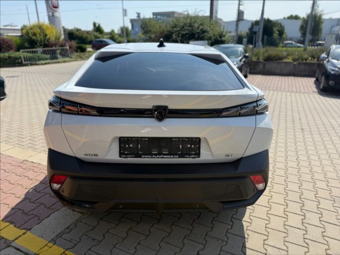 Peugeot 408, Peugeot 408 1,2 Hybrid 145 e-DCS6  GT, barva bílá