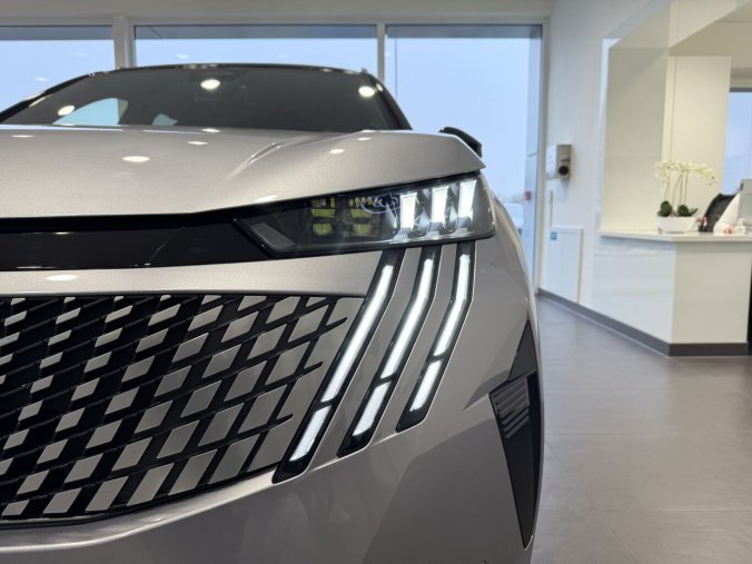 Peugeot 5008, Peugeot 5008 GT Hybrid 145k, Automat, barva šedá