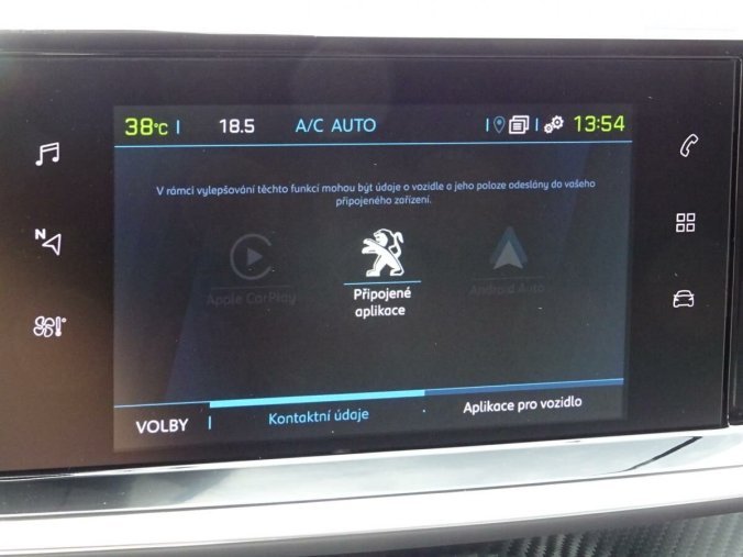 Peugeot 2008, Peugeot 2008 e-ALLURE Elektromotor 100 kW, barva bílá