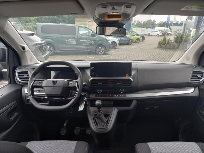 Peugeot Traveller, Peugeot Traveller Active L3 2.2 BlueHDi 150 man, barva šedá