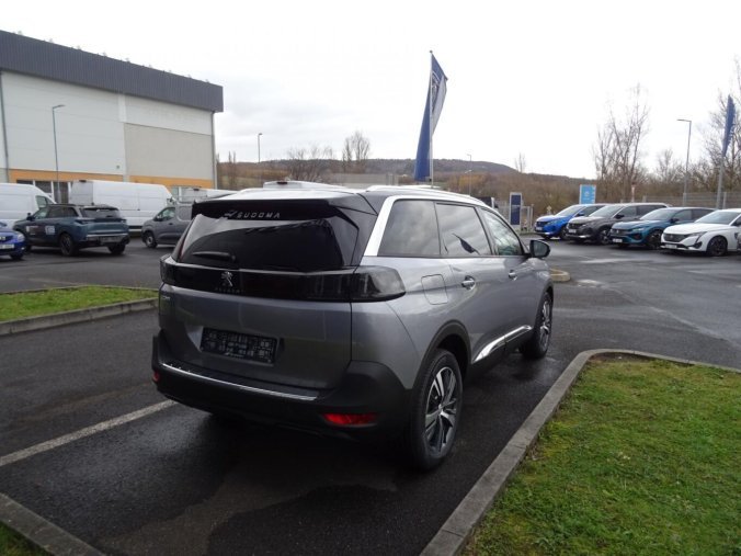 Peugeot 5008, Peugeot 5008 ALLURE BlueHDi 130k EAT8, barva stříbrná