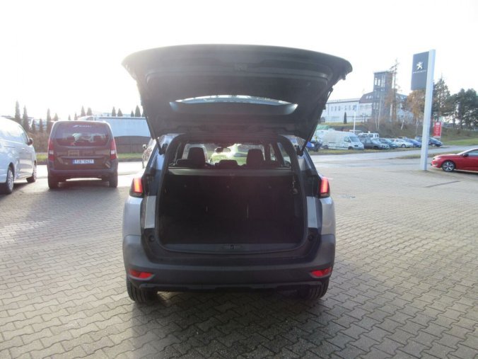 Peugeot 5008, Peugeot 5008 ALLURE BlueHDi 130 S&S EAT 8, barva šedá